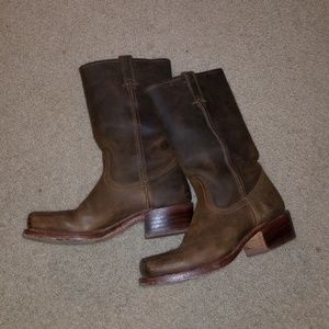Frye boots, brown